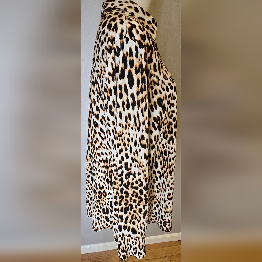 Worthington Leopard Print Button Down Shirt - Picture 4 of 7